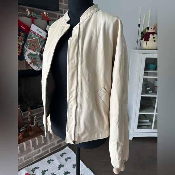 Rare Vintage Georgio Armani Designer Italian Leather Cream Jacket Sz 42 35 waist - Picture 4 of 17